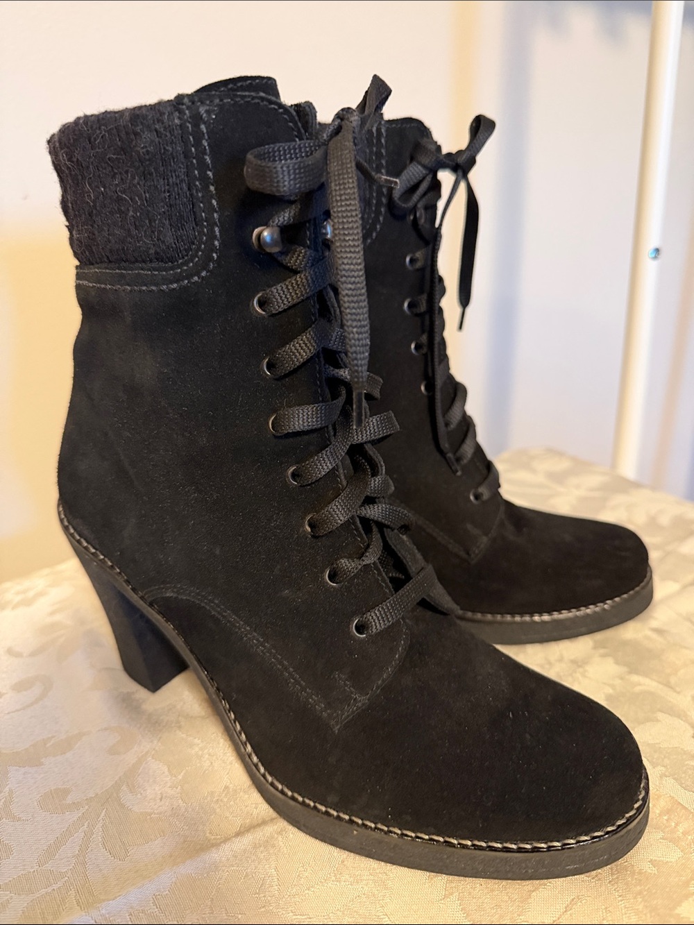 La Canadienne black suede lace up ankle boots size EU 39 US 8-1/2 M